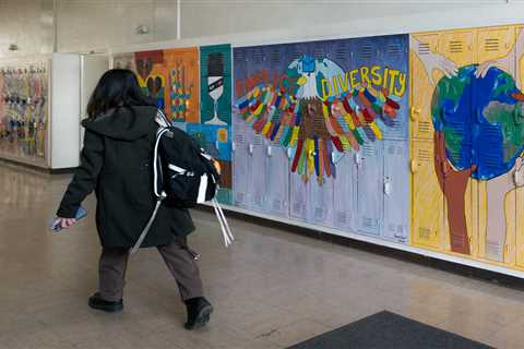 Otra amenaza a la educación en la period de covid: jubilación masiva de maestros latinos