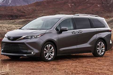 2022 Toyota Sienna Platinum Quick Drive: Revisiting Footrests in Minivans