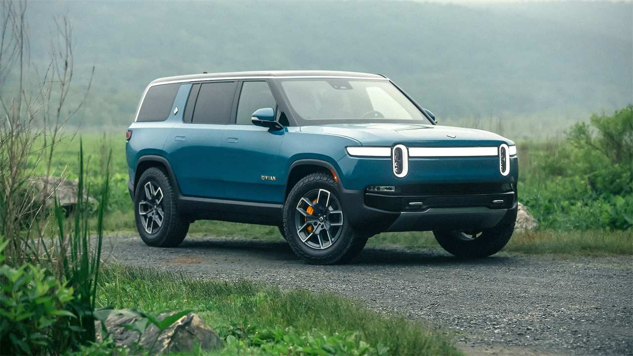 2022 Rivian R1S SUV First Drive: Is Shorter Sweeter?