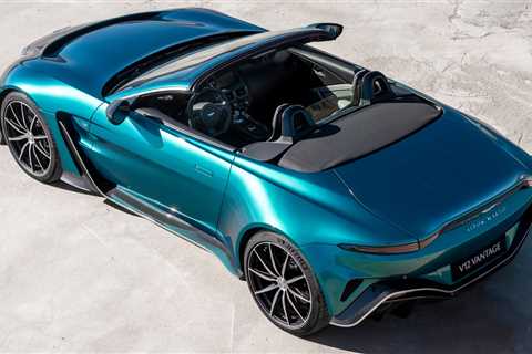 Aston Martin V12 Vantage Roadster Promises Plenty of Sound and Fury