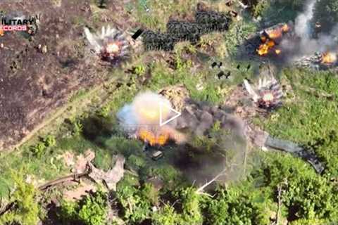 BRUTAL ATTACK!! Ukrainian Drone Blows up 35 Russian tanks & hundreds of Russian soldiers in..