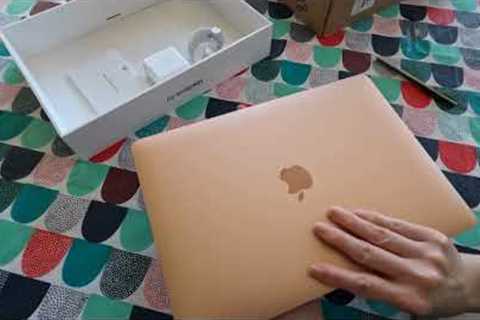 MacBook Air M1 Unboxing