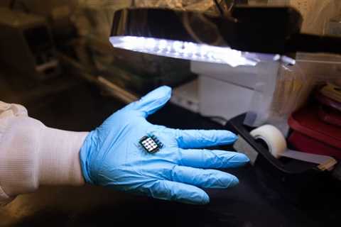 All-perovskite tandem solar cell boasts high efficiency, record voltage