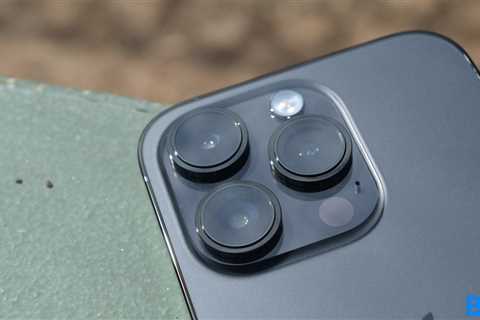 LG’s new zoom camera might fix the iPhone’s growing camera bump