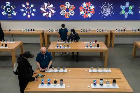 Apple Reaches Deal With Investors to Audit Its Labor Practices