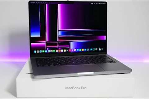 M2 Max 14-inch MacBook Pro Unboxing, Comparison and First Look