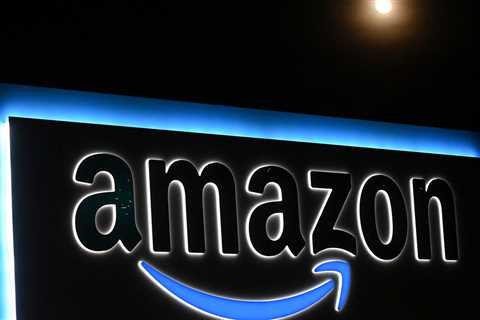 Amazon’s Revenue and Profit Jump, Reversing Slide
