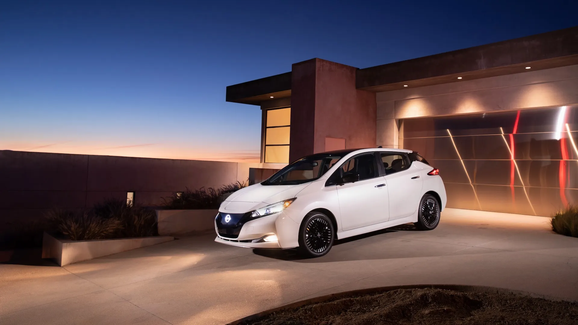 2024 Nissan Leaf: Only new EV with CHAdeMO returns unchanged
