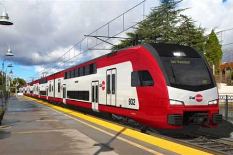 Caltrain to pilot battery-electric train
