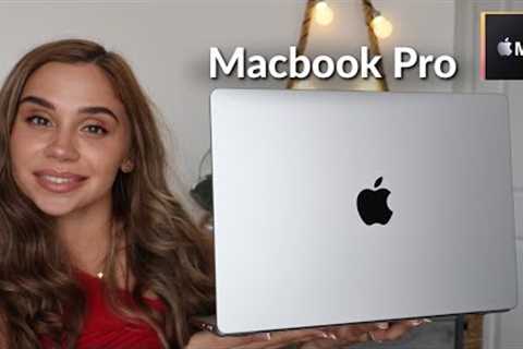 Unboxing the Apple Macbook Pro M4 in 2025! - FIRST IMPRESSIONS