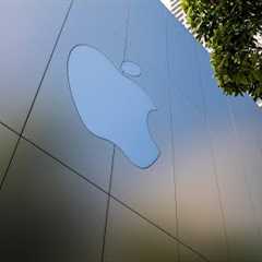 Apple Plans AI ''Answer Engine'' to Rival OpenAI